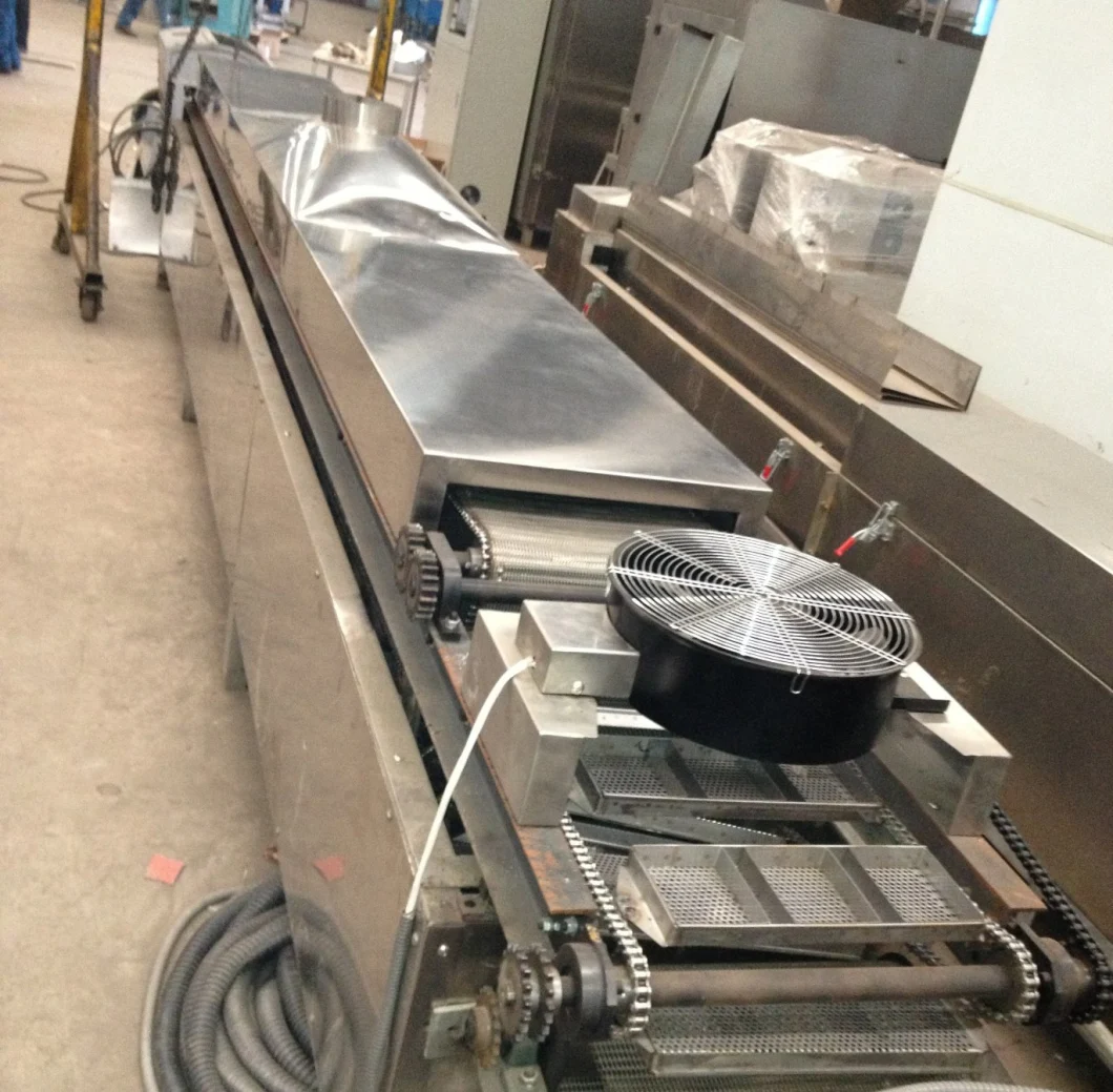 Bemerkenswerte hohe Qualität, die Tray Sealing Making Instant Noodle-Maschine sortiert